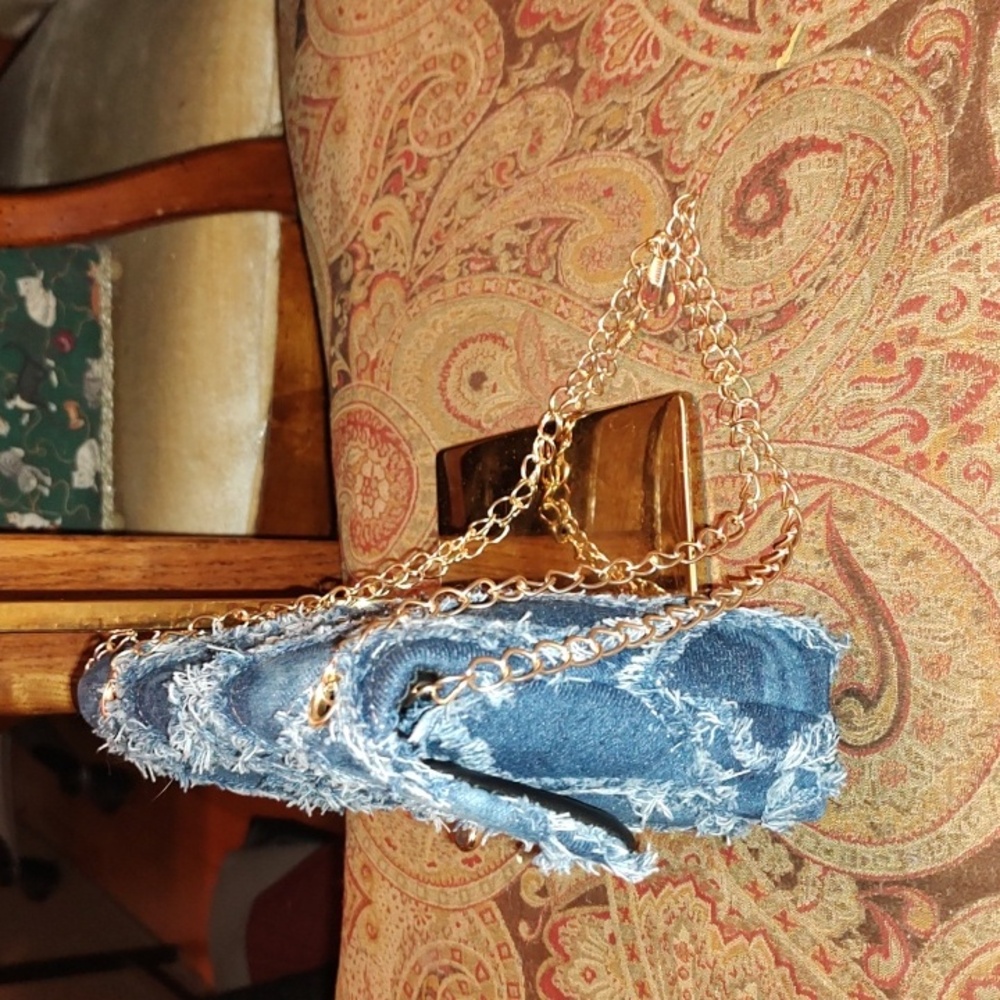 Denim Fashion Quilted Distressed Convertible Crossbody Bag  w/ Gold chain NWOT - Picture 5 of 12